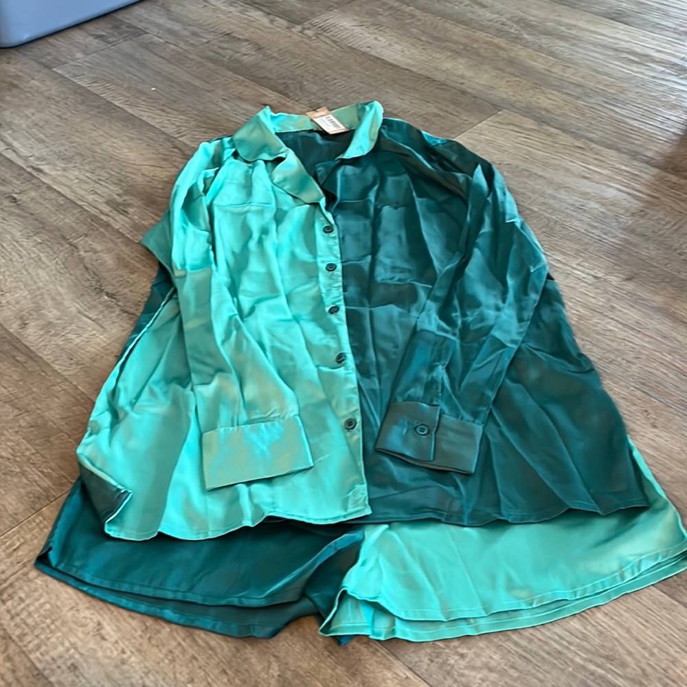 Satin color block pajamas shirt and shorts set